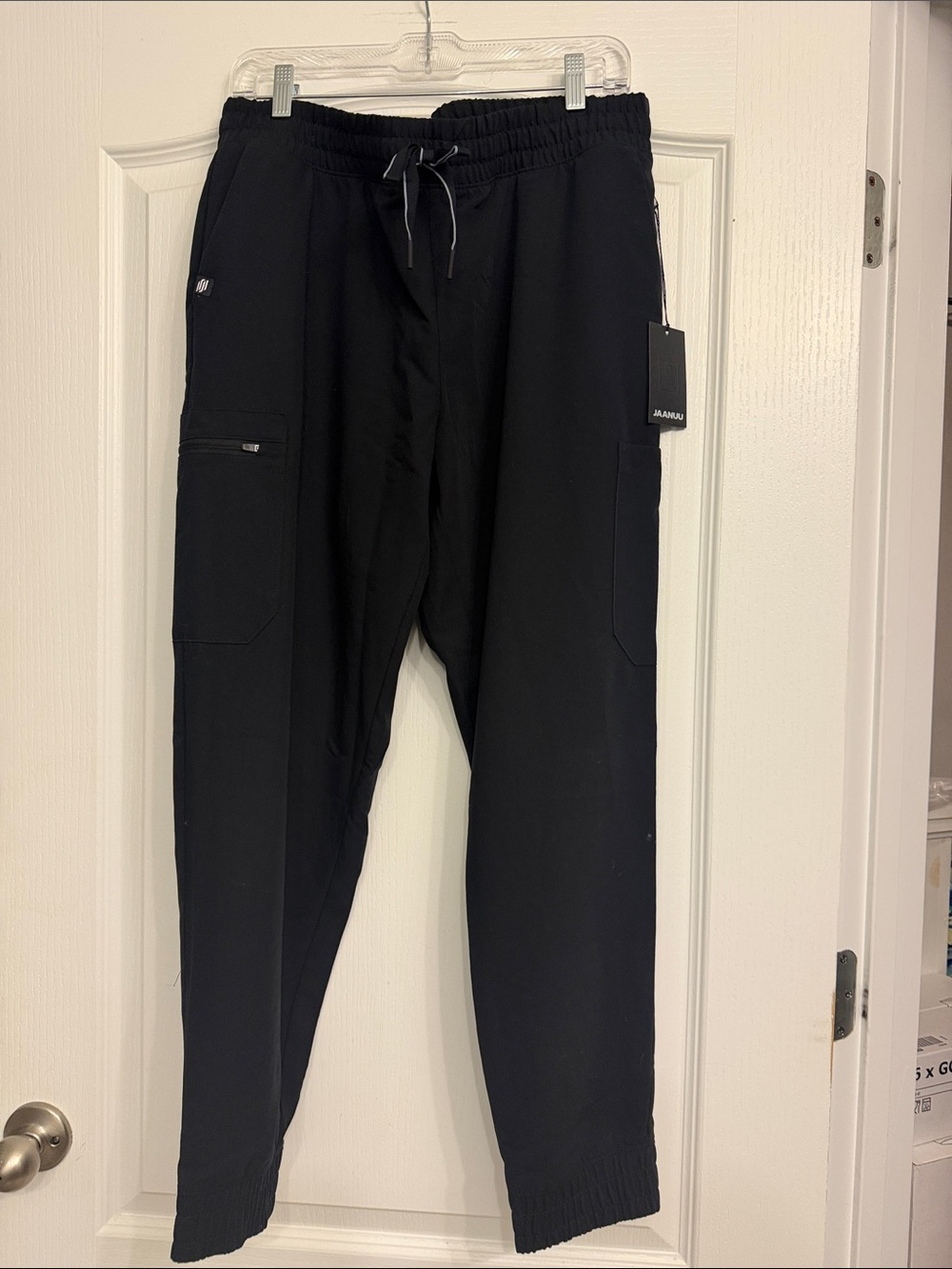 NWT women’s jaanuu black Drawstring Cargo Jogger Pants. Neo classic scrub jogger
